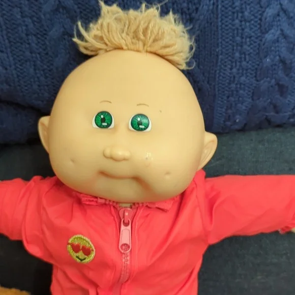 Cabbage Patch Kids Baby Boy in Windbreaker Jacket /Denim Shorts & Black Hightops - Picture 9 of 10